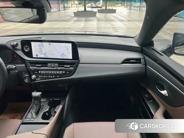 Lexus ES id 4374424 из Китая 7