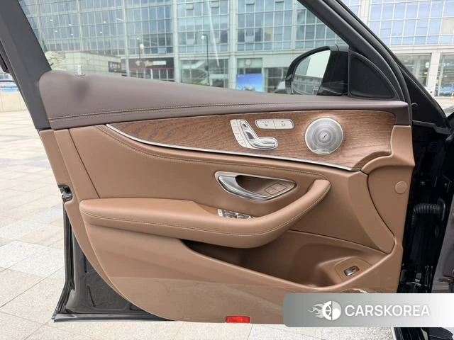 Mercedes-Benz E-class id 4306910 из Китая 7