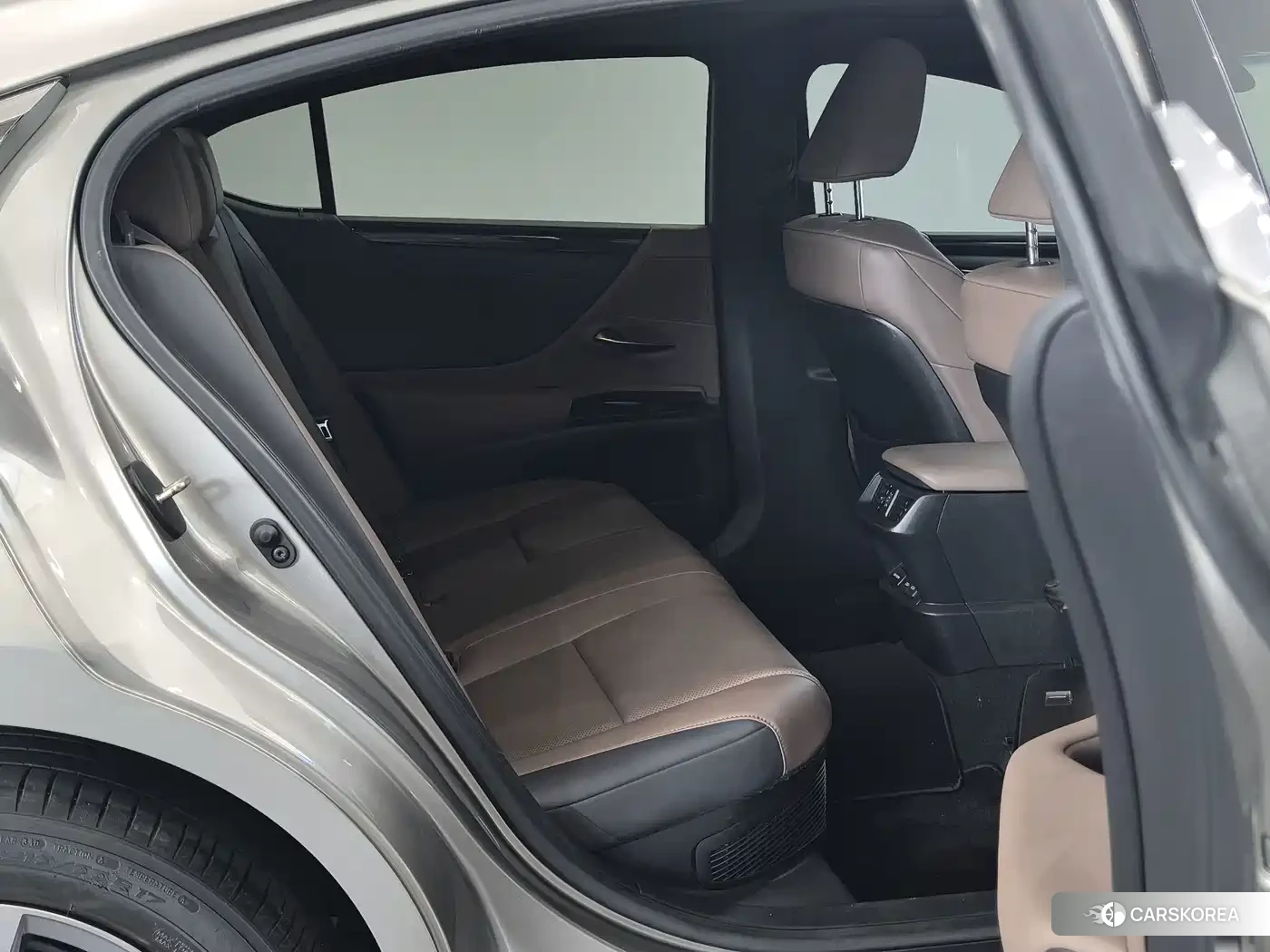 Lexus ES id 4680557 из Китая 7