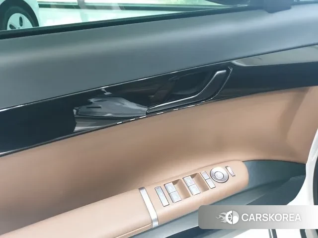 Hyundai Grandeur (GN7) id 3236662 из Кореи 7