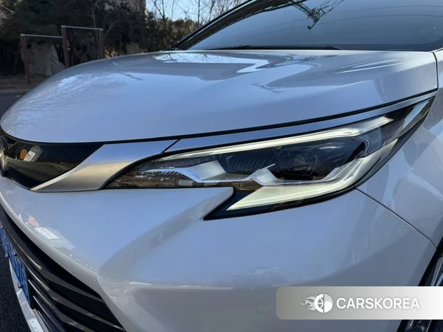 Toyota Saina id 4275642 из Китая 7