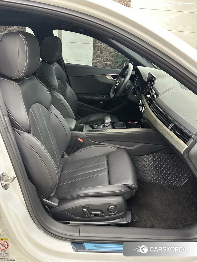 Audi A4L id 4367391 из Китая 7