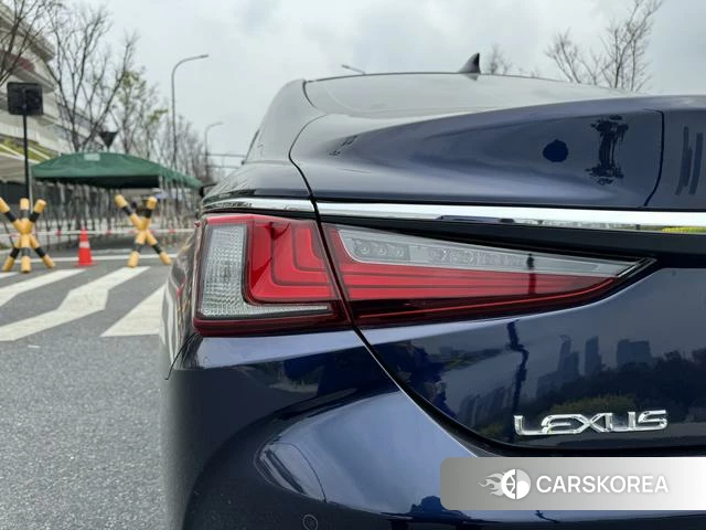 Lexus ES id 4278898 из Китая 7