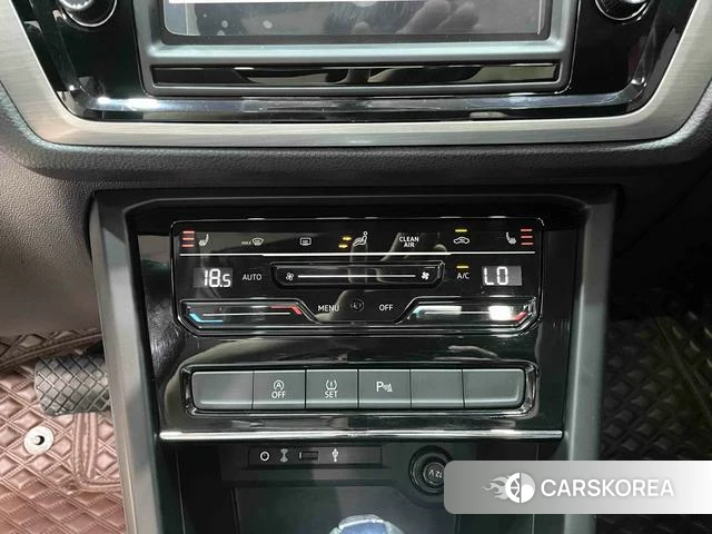 Volkswagen Touran L id 4353673 из Китая 7