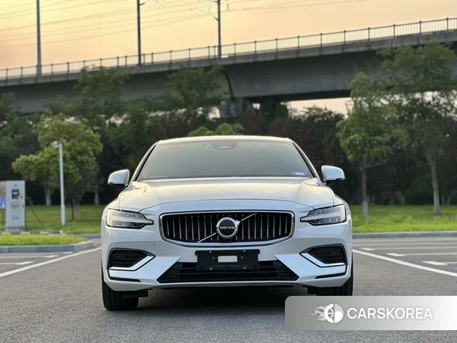 Volvo S60 id 4209983 из Китая 7