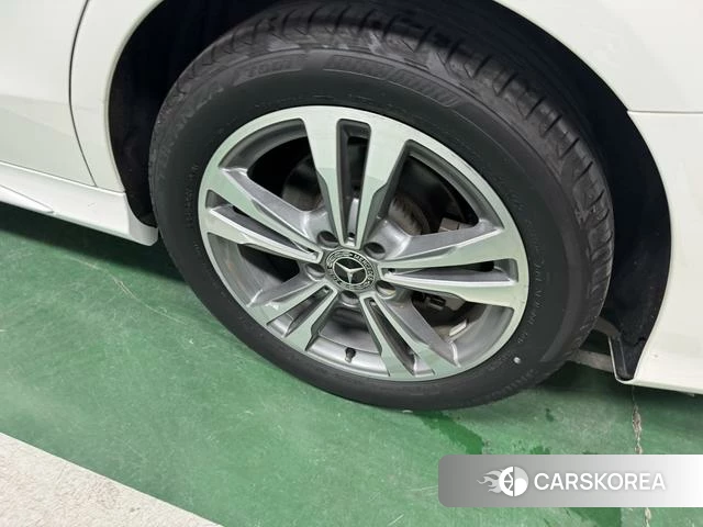 Mercedes-Benz Class C id 4235408 из Китая 7
