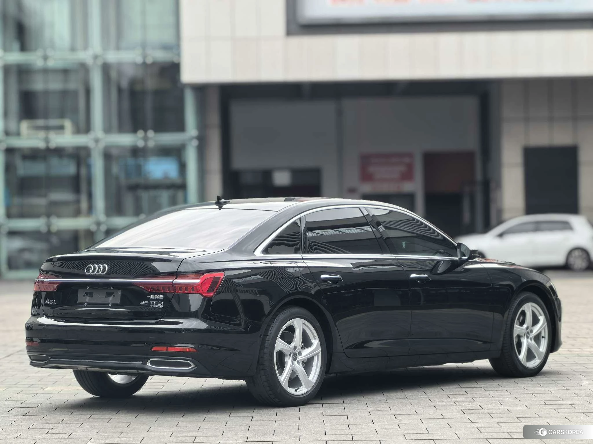 Audi A6L id 4405859 из Китая 7