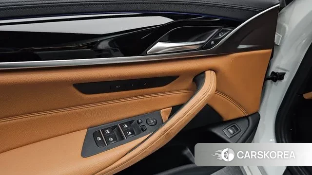 BMW 5 Series (G30) id 3474845 из Кореи 7