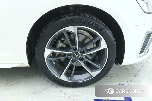 Audi A4L id 4213288 из Китая 7