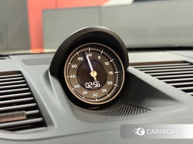 Porsche 911(992) id 3674865 из Кореи 7