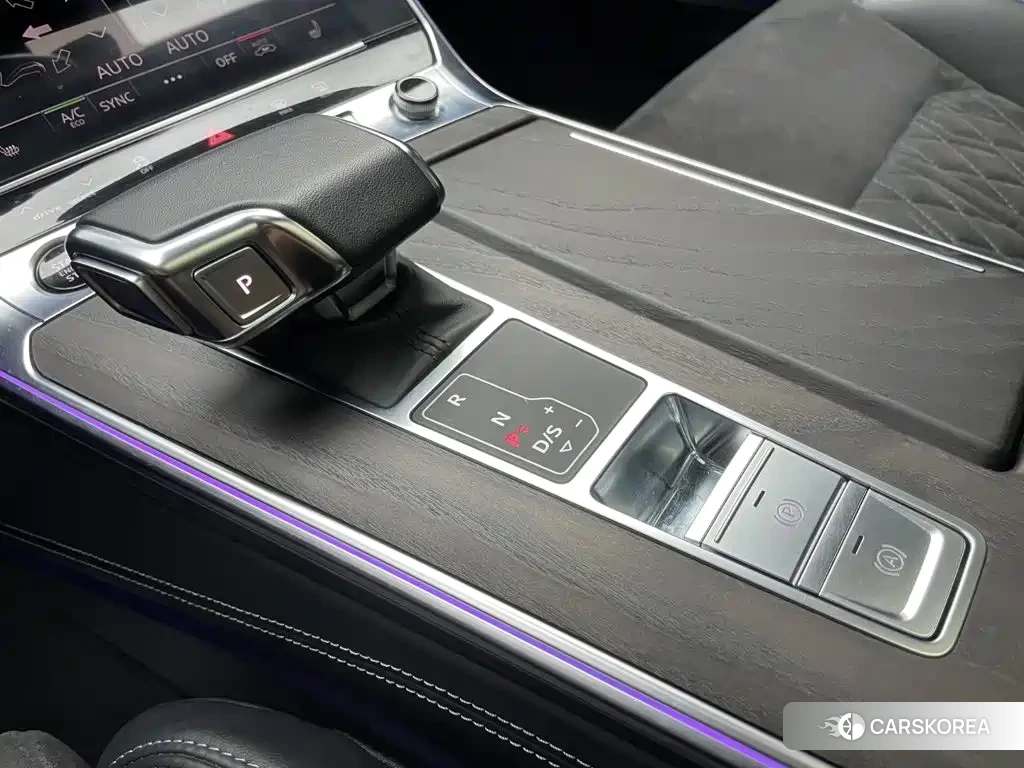 Audi A6L id 4679616 из Китая 7