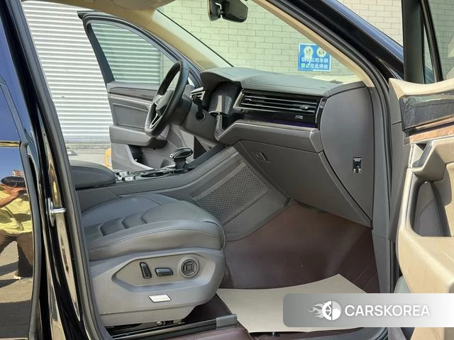 Volkswagen Touareg id 4254248 из Китая 7