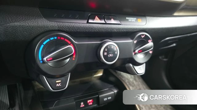 Kia Stonic id 4525858 из Кореи 7