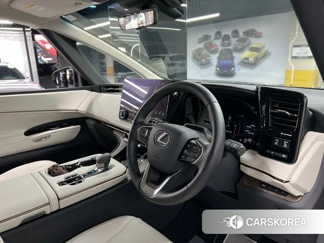 Lexus LM id 4239487 из Китая 7