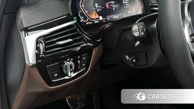 BMW 5 Series (G30) id 4201426 из Кореи 7