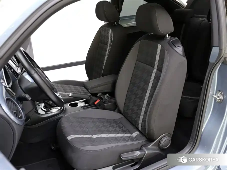 Volkswagen Beetle id 4559661 из Китая 7