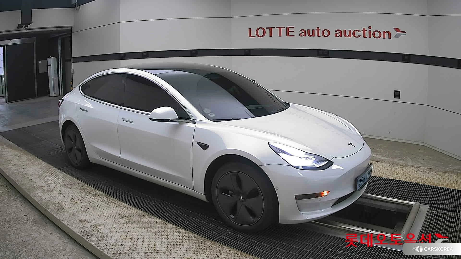Tesla Model 3 Standard Range Plus RWD id 4289296 из Кореи 7