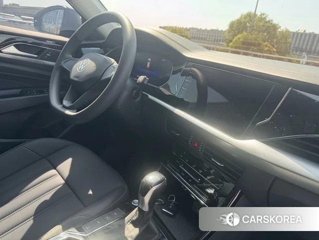 Volkswagen Passat PHEV id 4393181 из Китая 7