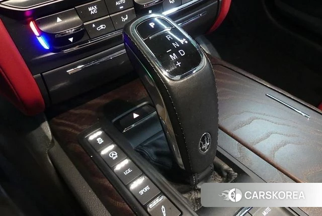 Maserati Quattroporte id 4401711 из Кореи 7