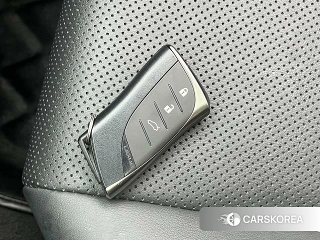 Lexus ES id 4274715 из Китая 7