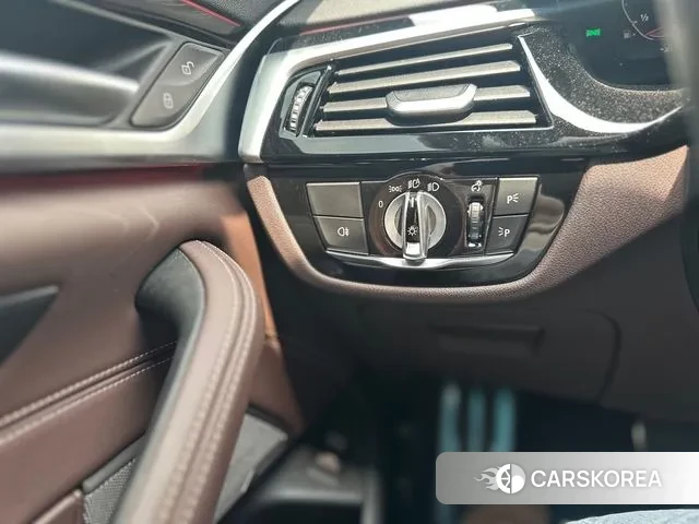 BMW 5 Series (G30) id 3027191 из Кореи 7