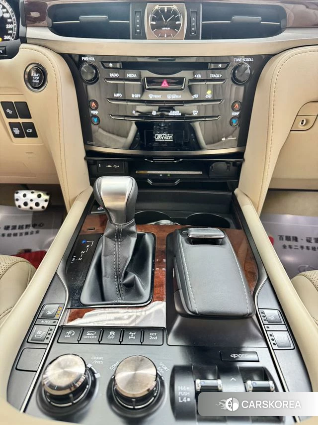 Lexus LX id 4273766 из Китая 7
