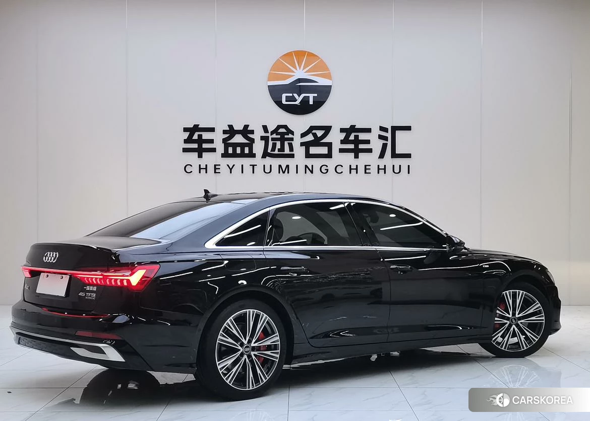 Audi A6L id 4467739 из Китая 7
