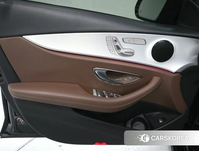 Mercedes-Benz E-Class W213 id 4232075 из Кореи 7