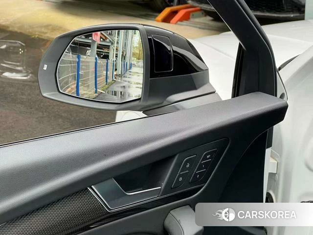 Audi Q5L Sportback id 4213846 из Китая 7