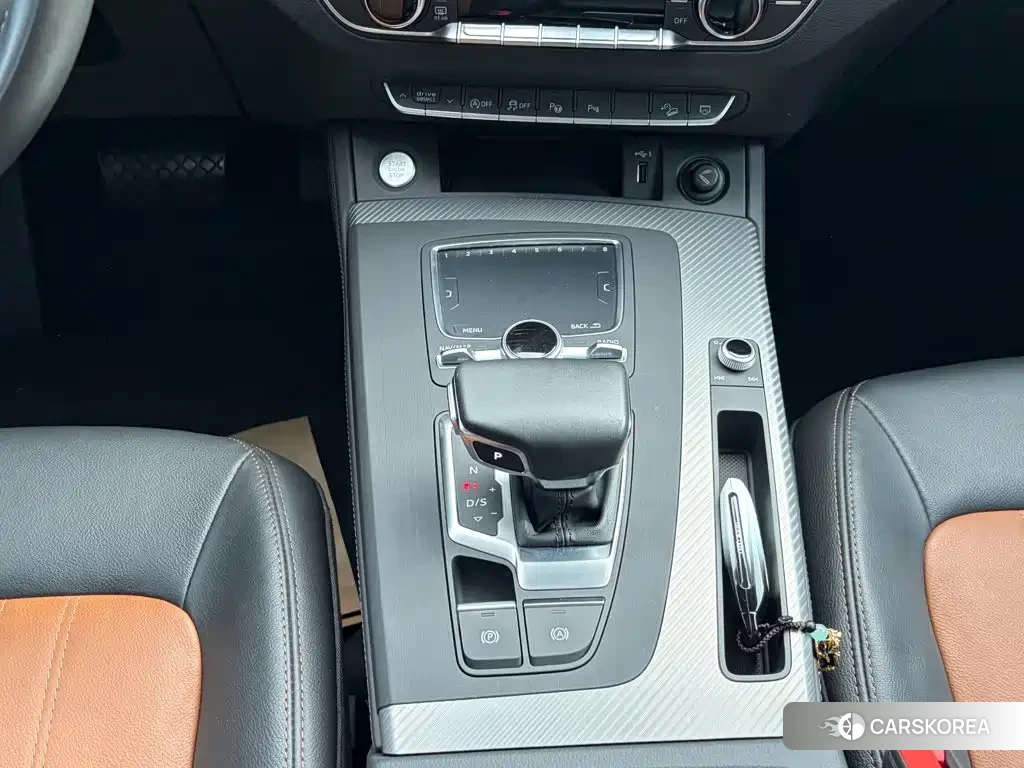 Audi Q5L id 4600834 из Китая 8