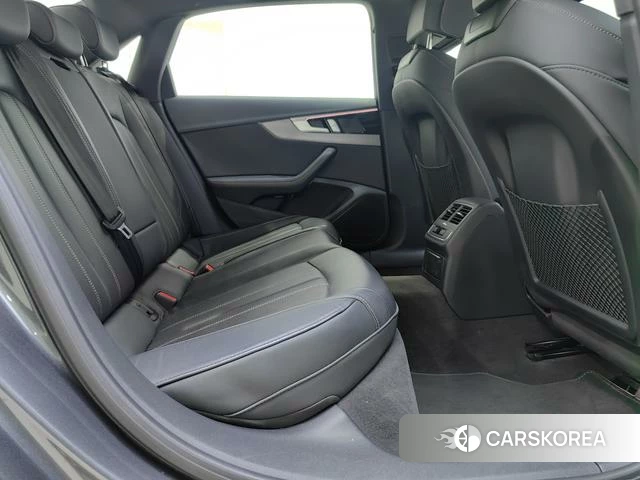 Audi A4L id 4276875 из Китая 7