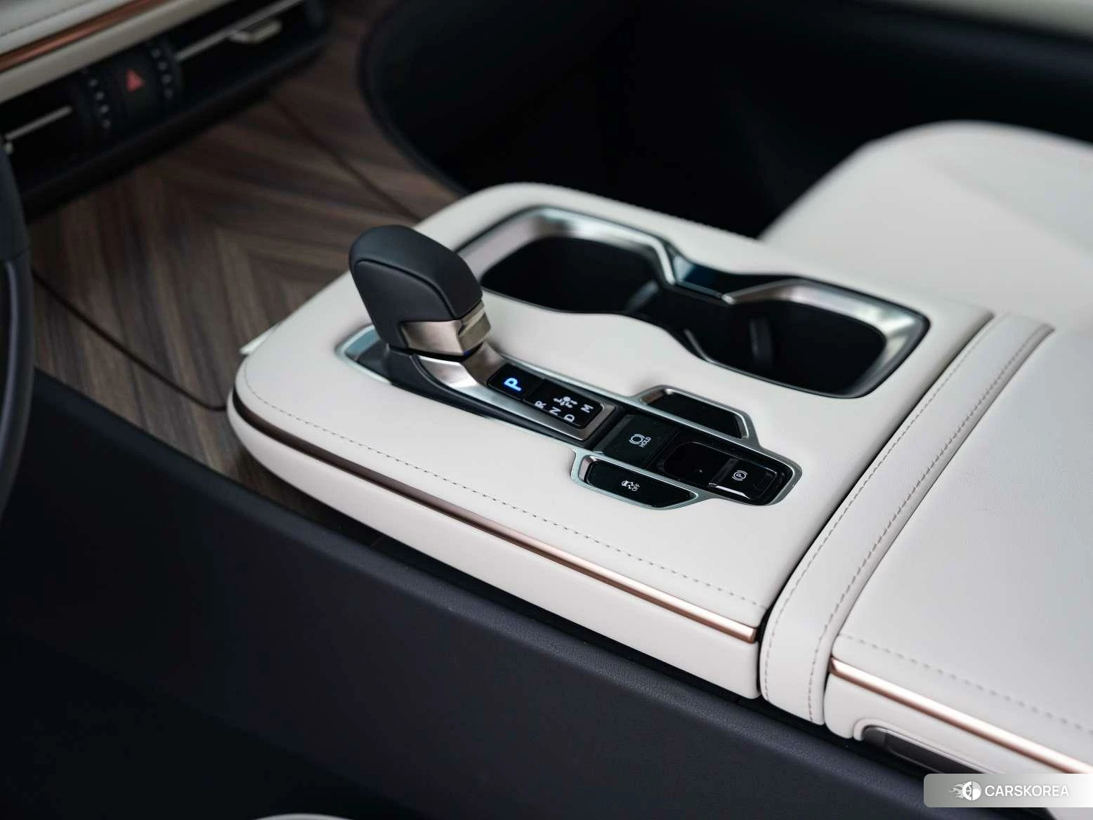 Lexus LM id 4454396 из Китая 7