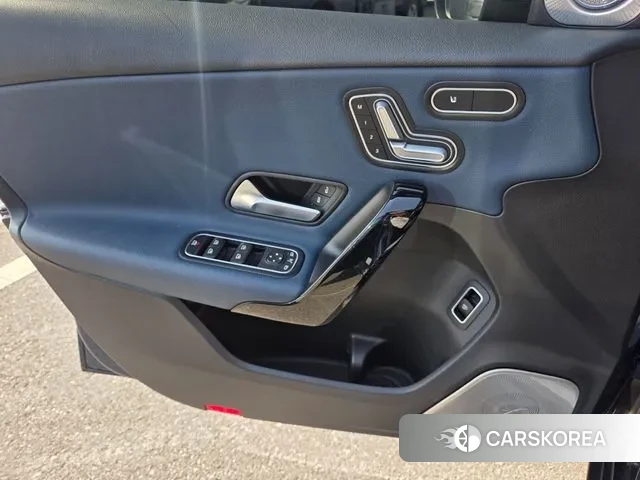 Mercedes-Benz A-Class W177 id 3722840 из Кореи 7