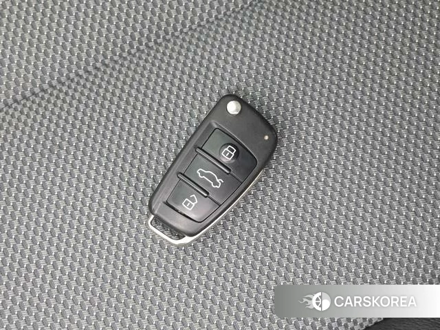 Audi Q2L id 4209592 из Китая 7