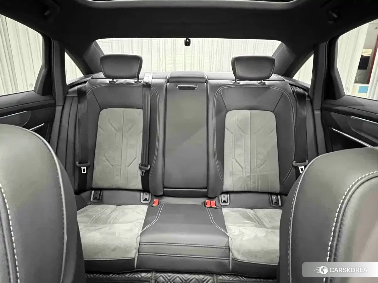 Audi A6L id 4559803 из Китая 7
