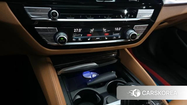 BMW 5 Series (G30) id 3807199 из Кореи 7