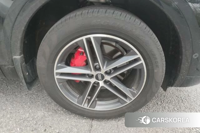 Audi Q5L Sportback id 4261401 из Китая 7