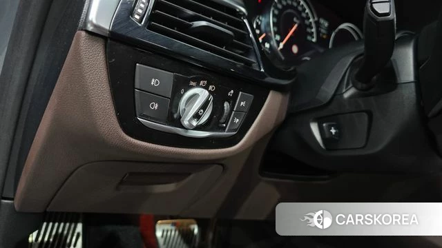 BMW 5 Series (G30) id 4372076 из Кореи 7