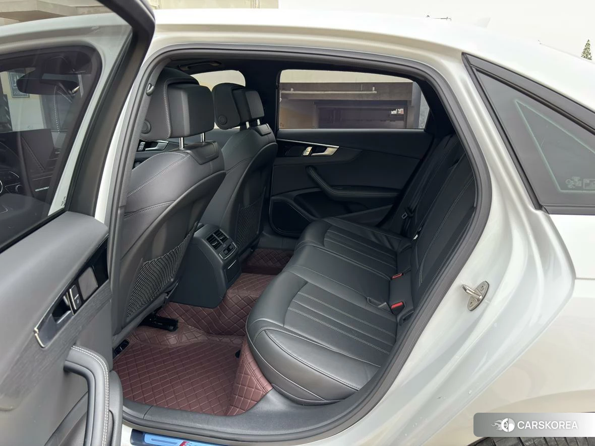 Audi A4L id 4473792 из Китая 7