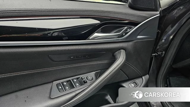 BMW 5 Series (G30) id 3924831 из Кореи 7