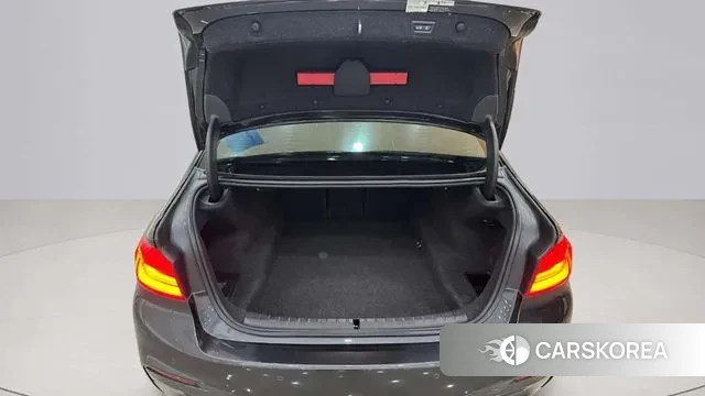 BMW 5 Series (G30) id 2997406 из Кореи 7