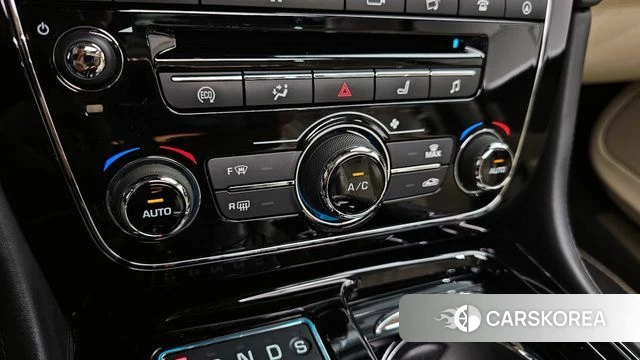 Jaguar All New XJ id 3873651 из Кореи 7