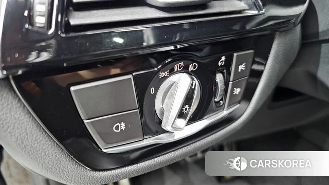 BMW 5 Series (G30) id 4793774 из Кореи 7