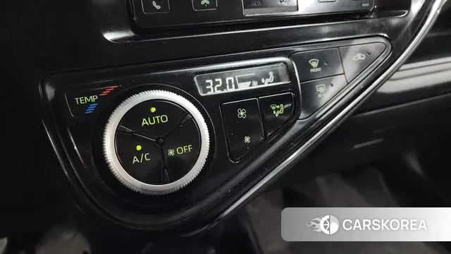 Toyota Prius C id 3500077 из Кореи 7