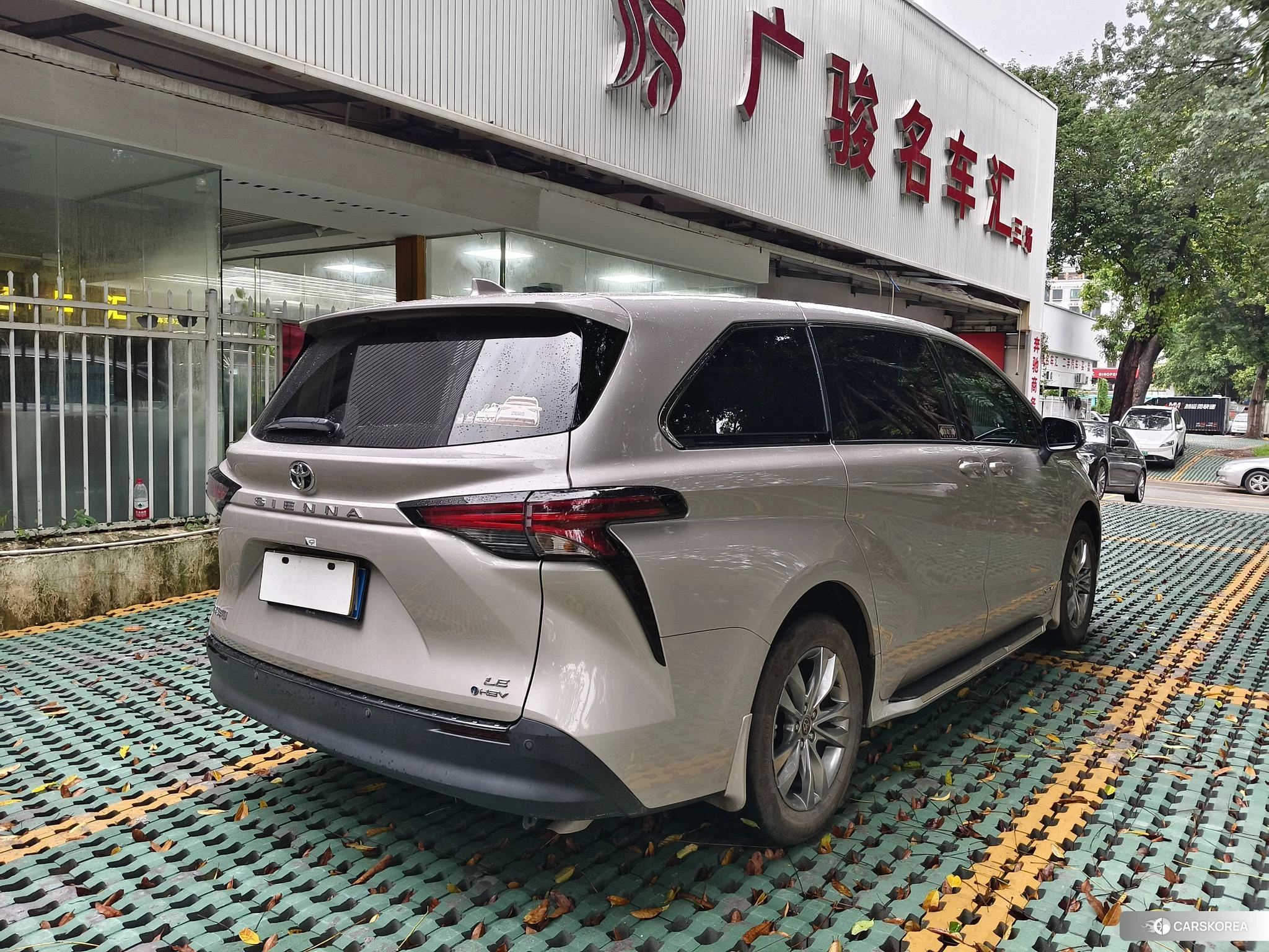 Toyota Sienna id 4514021 из Китая 7