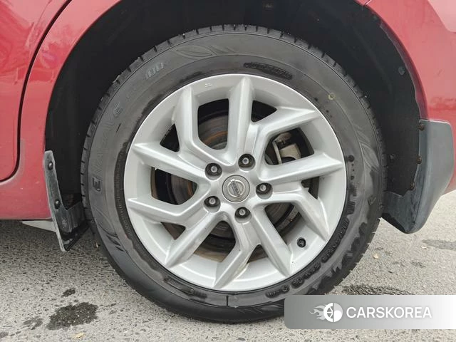Nissan TIIDA id 4262563 из Китая 7