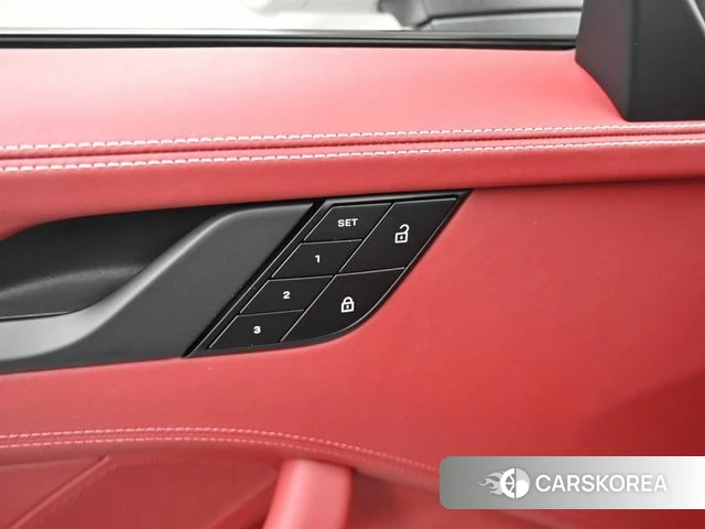 Porsche 911(992) id 4686692 из Кореи 7