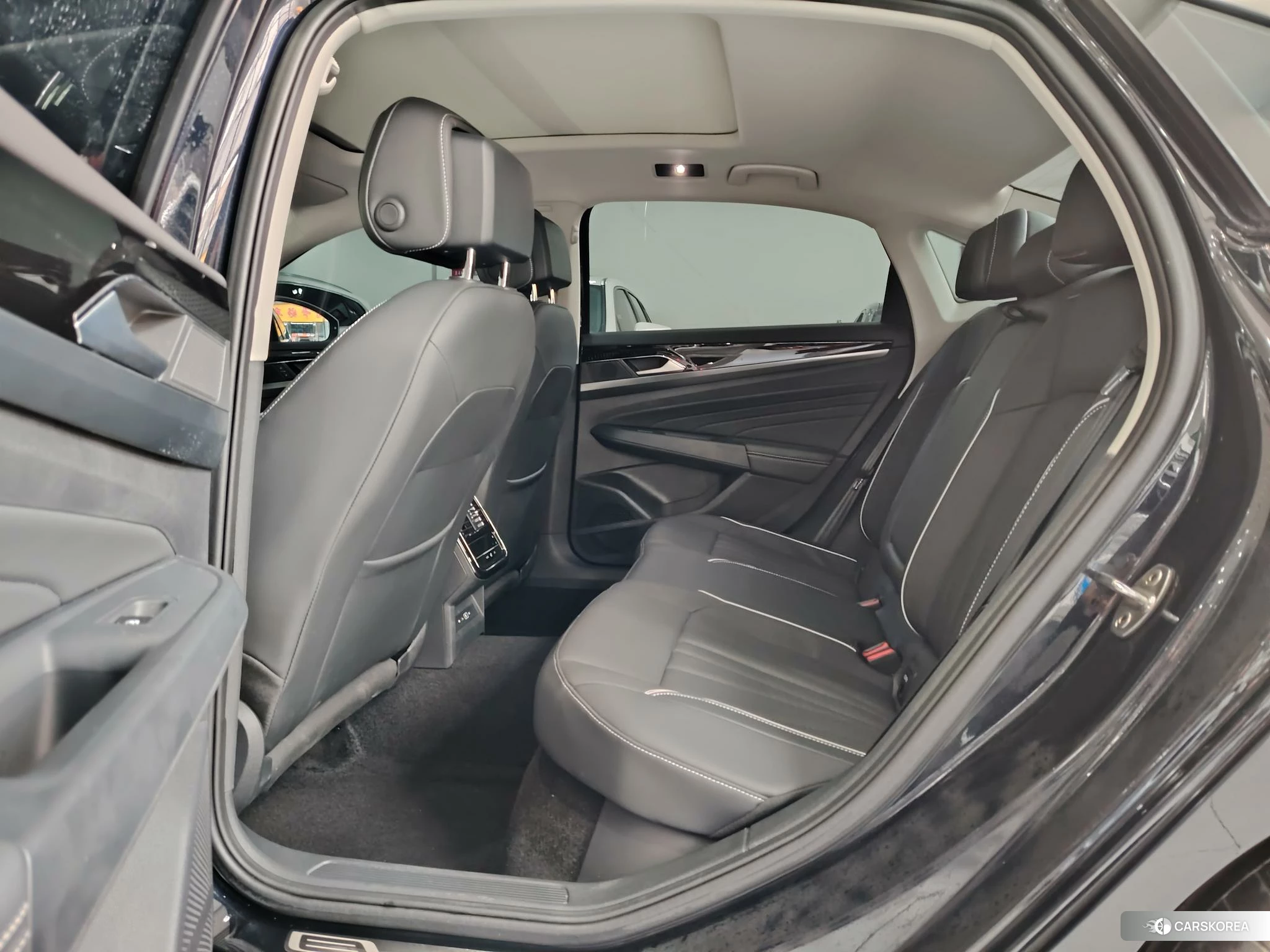 Volkswagen Passat id 4510570 из Китая 7