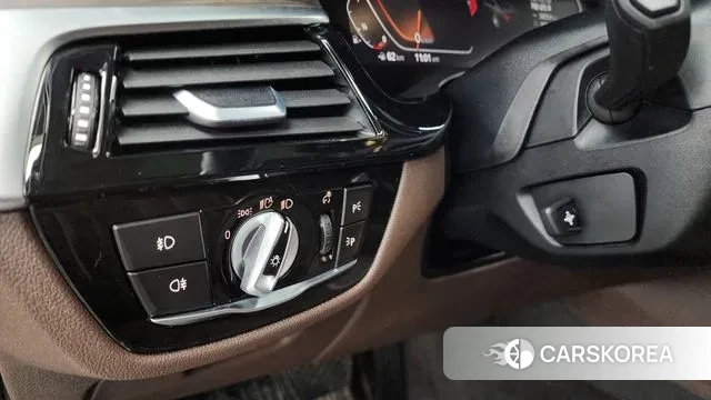 BMW 5 Series (G30) id 3692114 из Кореи 7