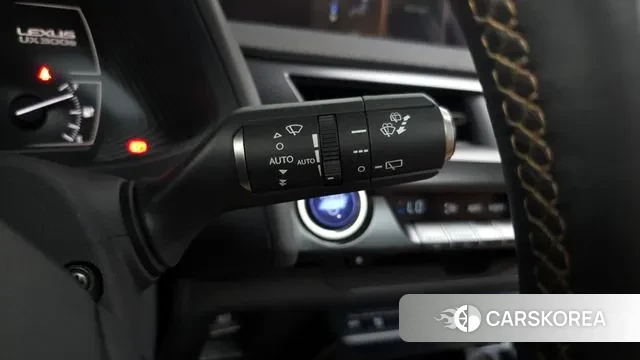 Lexus UX300e id 3105066 из Кореи 7